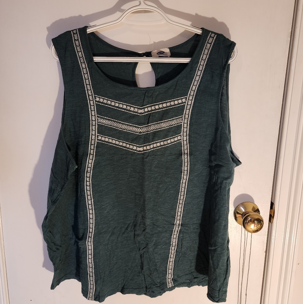 Women's Old Navy teal and white embroidery tank top XXL